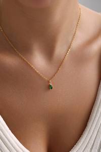 Collar de Plata de Ley 925 Chapado en Oro de 14K con Pequeño Colgante de Piedra de Nacimiento, Mini Collar de Esmeralda del Mes de Nacimiento, Regalo - Product Image 2