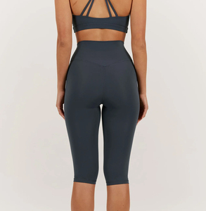 Leggings personnalisés Capri Scrunch pour femmes collants sans couture coupe confortable taille haute contrôle du ventre bout à bout vêtements de sport - Product Image 3