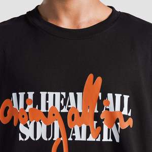เสื้อยืดโอเวอร์ไซส์ StreetLine สีดำ ผ้าเจอร์ซีย์หนา 320 กรัม พิมพ์ลายกราฟิกแบบอัดแน่น - Product Image 4