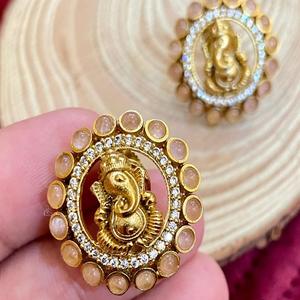 Pendientes de Templo tradicionales chapados en oro de la mejor calidad con aspecto simple y elegante para mujer para ropa de boda para niñas - Product Image 1