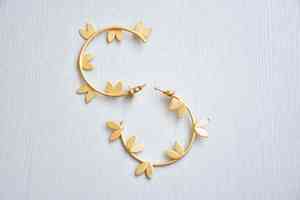 Pendientes bonitos de diseños únicos para mujer, aros de joyería hechos a mano chapados en oro de latón, fabricantes y proveedores de joyería nupcial mínima - Product Image 2