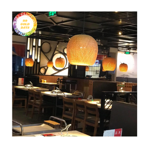 Lámpara de bambú Lámpara de mesa de bambú minimalista moderna con pantalla tejida para iluminación interior hecha en Vietnam - Product Image 4