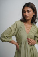 Robe Maxi plissée en coton bio Robe verte à plusieurs niveaux Tunique Boho avec poches Confortable Loose Disponible Grande Taille