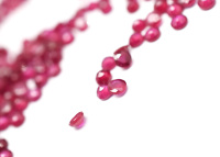 Pierre précieuse ronde en rubis naturel taillé en diamant 5 MM de taille plus calibrée sont disponibles Pierre précieuse à facettes en rubis de qualité supérieure