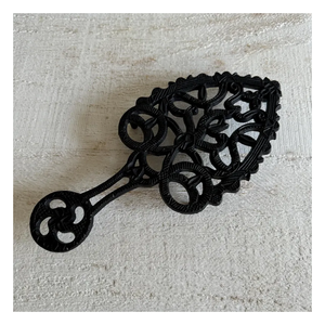 Gran oferta, salvamanteles de hierro fundido intrincadamente tallado, aislamiento térmico, pies de goma, acabado esmaltado, alfombrilla de cocina muy buscada - Product Image 5