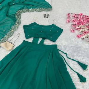 VASTRA COTTAGE Lehenga Choli en Georgette Pure avec Blouse Ornée de Perles et Pierres, Lehenga Évasé avec Patta en Toile et Dupatta - Product Image 4