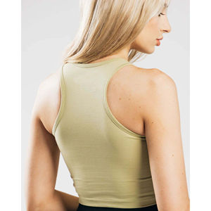 Nueva llegada mejor escote redondo sin mangas Racerback estilo de línea larga de oliva claro para mujer ajustado rendimiento Crop Tank Top - Product Image 4