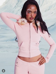 Conjunto de Sudadera con Capucha y Cremallera con Ribete de Pelo Estilo Y2K Personalizado para Mujer, de Felpa Francesa, Ajuste Delgado, Sudadera Corta y Pantalones de Tiro Bajo, Conjunto de 2 Piezas OEM - Product Image 1
