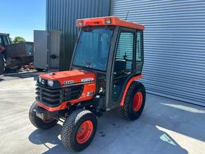 Tracteur compact Kubota B2410, direction assistée, transmission hydrostatique, pompe de boîte de vitesses, roulement, engrenage, moteur essentiel, 2 ans - Product Image 6