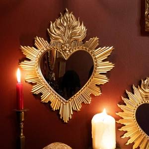 Adorno de Pared de Corazón Sagrado Esmaltado en Rojo |   Placa de ex voto de latón dorado con diseño de llamas |   Letrero Colgante Vintage con Milagros Católicos Mexicanos - Product Image 4