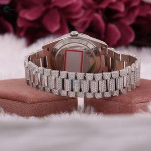 นาฬิกาหรูส่องแสงเป็นประกายวิบวับสำหรับผู้ชายหน้าปัดสีดำกับนาฬิกาอนาล็อกลายตารางสำหรับใส่ในห้องปฏิบัติการที่ปลูกด้วยเพชร - Product Image 4