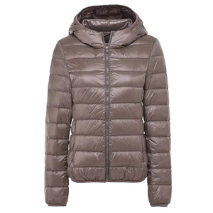 Chaqueta Acolchada de Invierno para Mujer al por Mayor, de Algodón y Nailon, con Cuello Alto, Impermeable, de Secado Rápido, Transpirable, con Diseño Elegante y Moderno - Product Image 1
