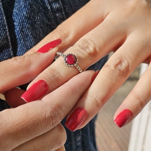 Bague en argent Rawa rubis à facettes unisexe de style religieux léger pour mariage, fiançailles, anniversaire ou cadeau de fête - Product Image 3