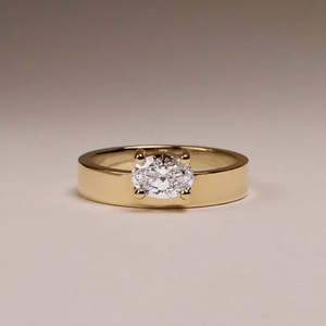 Bague de fiançailles solitaire pour femme en or jaune ovale, diamant de laboratoire certifié IGI 1,30 ct, couleur D-E-F, clarté VVSVS - Product Image 1