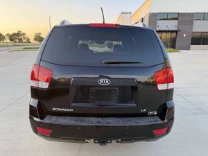 Precio bajo, Kia Borrego LX 2009, auto usado en venta - Product Image 6