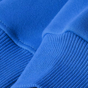 Sweat à capuche streetwear avec impression en relief, graphismes audacieux en relief, coupe décontractée et tissu de qualité supérieure pour des tenues urbaines modernes. - Product Image 6