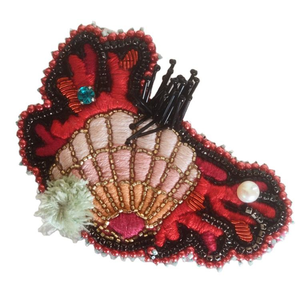 Broches perlées Broche de designer faite à la main. Accessoires de haute qualité. Broche de conception unique par glowin fashion - Product Image 3