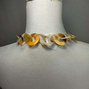 Elegante collar de cuerno de búfalo natural romántico diseño de flores talladas a mano con perlas de HF CRAFTS para bodas ocasiones de amantes - Product Image 3