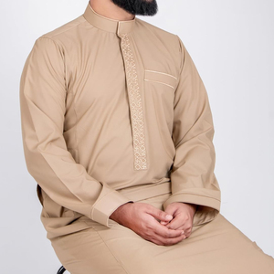 Vente chaude Hommes Thobe Jubbah Arabie Saoudite Dubaï Style Jubbah Thobe Logo Personnalisé Nouveau Style Hommes Jubbah Thobe - Product Image 4