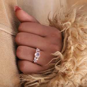 Bague de fiançailles classique en pierre de lune naturelle teinte vintage, sertie de pierres précieuses, plaquée or, sertie de pierres précieuses, argent sterling 925, fine - Product Image 3