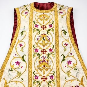 Casulla Romana de Seda Crema con Bordado a Mano de Hilos de Oro, Vestimenta Sacerdotal Católica, Conjunto de Túnica para Clérigos de Iglesia con Cruz de Espina de Jesús - Product Image 4