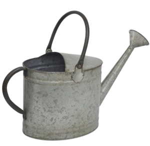 Regadera de metal hecha a mano con diseño único para uso diario en el hogar y el jardín - Product Image 2