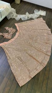 अनन्य उच्च गुणवत्ता गर्म बेच गोल्डन रंग पश्चिमी पहनने Kasturi रेशम Lehenga चोली Banglory साटन ब्लाउज व्याकुल दुपट्टा