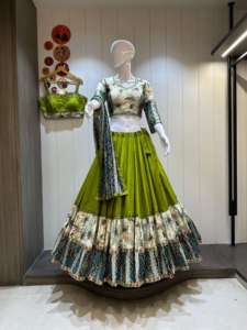 Laxmi Lifestyle - Chaniya Choli Tradicional de Alta Calidad para Navratri, Tela de Algodón Jaam Puro para Mujer, Dupatta con Bordado Vintage - Product Image 4