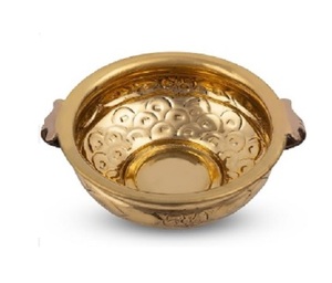 Diseño en relieve Latón Color dorado Diwali Urli especial con forma redonda de calidad superior Urli decorativo Nuevas ideas de regalos - Product Image 1