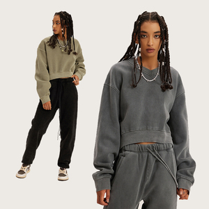 Custom Printed Women's Oversized 400 Gsm Heavyweight Vintage Washed Crop Top <b>Hoodies</b> <b>Fleece</b> V-neck Cropped Sweatshirt Women - Product Image 3