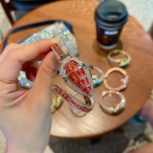 2025, <span class=keywords><strong>Montre</strong></span> <span class=keywords><strong>Bracelet</strong></span> Serpent Créative Entièrement Diamantée Tendance, un Bijou Personnalisé pour <span class=keywords><strong>Femme</strong></span> - Product Image 6