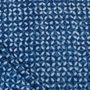 Tela de Sarga de Algodón 100% Orgánico de Alta Calidad con Estampado Floral Índigo para Vestidos, Cortinas, Ropa de Cama, Decoración del Hogar, Bolsos y Telas No Tejidas - Product Image 1