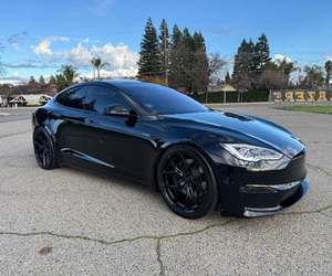 Tesla Model S Long Range 2022 d'occasion, excellent état, prêt à être expédié - Product Image 1