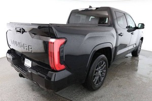 โตโยต้า ทุนดรา แพลตตินัม รุ่นมาตรฐานปี 2023 - Product Image 3