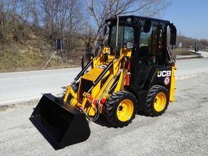 รถตักล้อยาง JCB 1CX ขนาดกะทัดรัด ขับเคลื่อน 4 ล้อ สำหรับงานก่อสร้าง พร้อมหัวตักด้านหน้าและหัวขุดด้านหลัง - Product Image 3