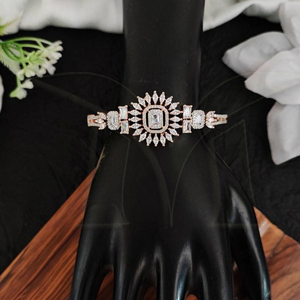 Bijoux diamants américains Rose Rhodium Polish Fancy Style Design Party Wear CZ AD Stones Accessoires Femmes American Diamond Kad - Product Image 1