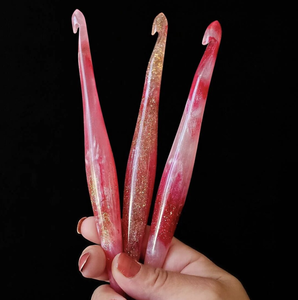 ชุดตะขอถักโครเชต์ตามหลักสรีรศาสตร์เข็มถักทำด้วยมือทำจากเรซินรูปแบบที่ไม่ซ้ำใคร - Product Image 4