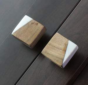 Boutons en marbre et en bois pour tiroirs de meubles, finition naturelle artisanale, quincaillerie de luxe pour les intérieurs de cuisine modernes - Product Image 2