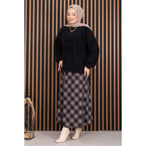 เสื้อสเวตเตอร์ไหมพรมเนื้อนุ่มสบายสำหรับผู้หญิง สีดำ ลายปักติดกระดุม เหมาะสำหรับฤดูหนาวและฤดูใบไม้ร่วง - Product Image 3