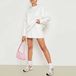 Ensembles d'entraînement de survêtements personnalisés des fabricants, short évasé à capuche et fermeture éclair pour femmes, ensemble 2 pièces, survêtements pour femmes - Product Image 4