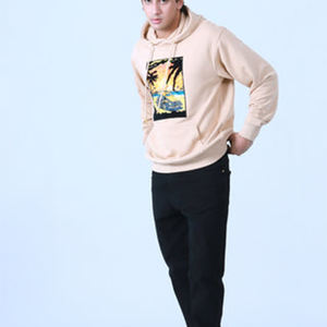 Sudadera beige con tejido suave, estampado tropical, bolsillo frontal y ajuste relajado, perfecta para comodidad casual y uso diario. - Product Image 4