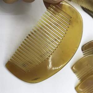 Peine para el Cabello de Cuerno de Buey Pulido Natural, Hecho a Mano, Ecológico, Duradero, Accesorio de Aseo de Estilo Animal de la India - Product Image 6