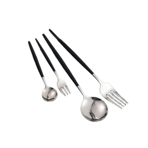 Juego de cubiertos de acero inoxidable elegante y moderno con asas negras mate Acero con espejo pulido para comedor, cocina y fiestas - Product Image 4