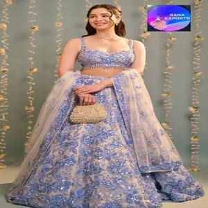 Ensemble de Lehenga Choli en soie brodée de sequins bleus, fait main, de luxe, avec chemisier et dupatta, pour les mariages et les occasions spéciales - Product Image 1