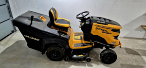 ขายรถตัดหญ้าแบบนั่งขับ Cub Cadet XT2 QR106 ขนาด 106 ซม. เครื่องยนต์ Kawasaki ระบบไฮโดรสแตติก พร้อมถังเก็บหญ้า ราคาถูก - Product Image 6