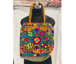 Sac Banjara en coton pour femmes Sac fourre-tout brodé Sac à main Sac à main Fermeture à ceinture Matelassé Floral - Product Image 1