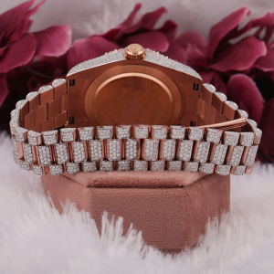 Lujoso Full Iced out Two Tone Roman Day Date Dial Lab Grown Diamond full Diamond Hip Hop Rapper Style Reloj de pulsera para hombres - Product Image 2