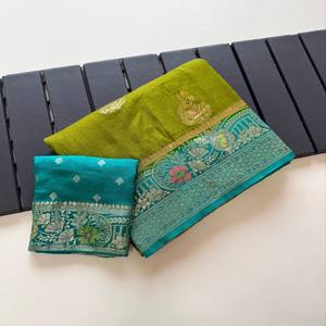 VASTRA COTTAGE Saree de Georgette Khadi Puro con Tejido Jacquard Antiguo Zari Meena Butta, Pallu Rico y Teñido a Mano, Prenda de Diseño - Product Image 1