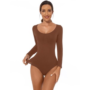 Top qualité Slim Fit femmes 2 pièces ensemble nouveau survêtement d'entraînement en gros élégant Premium décontracté sans manches Gym Yoga ensemble - Product Image 3