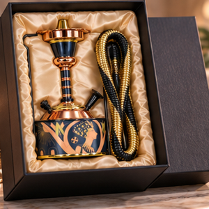 Cachimba de Mesa Moderna Babour Boury con Acabado Lacado, Cuerpo de Latón y Patrón Decorativo Dorado Estilo Faraónico - Product Image 6